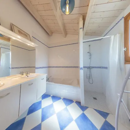 Villa Loix, 4 Bedrooms, 8 Persons - Fr-1-258-127 Nyaraló *