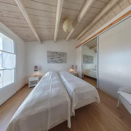 Villa Loix, 4 Bedrooms, 8 Persons - Fr-1-258-127 Nyaraló