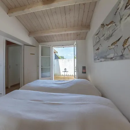 Villa Loix, 4 Bedrooms, 8 Persons - Fr-1-258-127 Nyaraló Loix