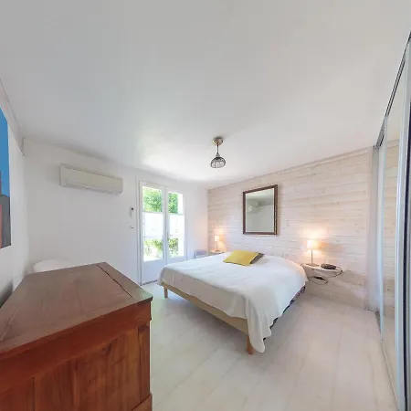 Villa Loix, 4 Bedrooms, 8 Persons - Fr-1-258-127 Nyaraló Loix
